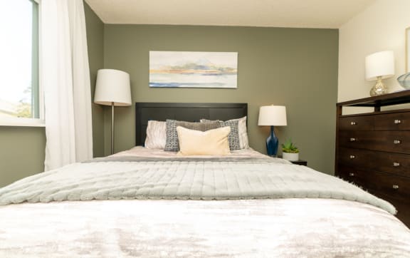 Bedroom with bed at Candles, Springfield, 62704