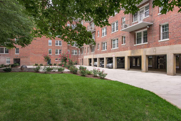 The Metropolitan Apartments Covered Parking