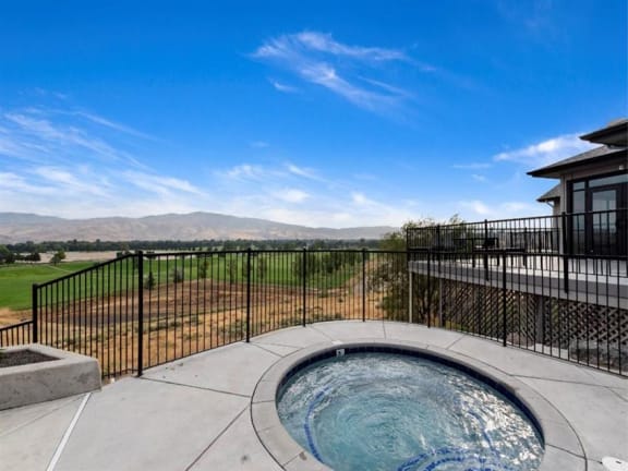 Spa/Hot Tub at Columbia Village in Boise 83716