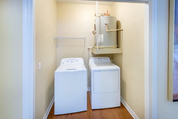 Lodge at Cypresswood - Full sized washers and dryers