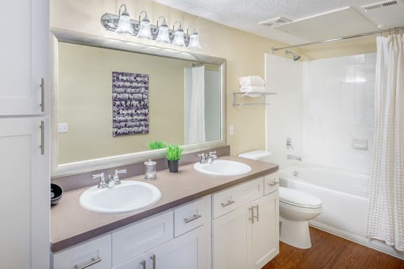 Lodge at Cypresswood - Oversized soaking tubs