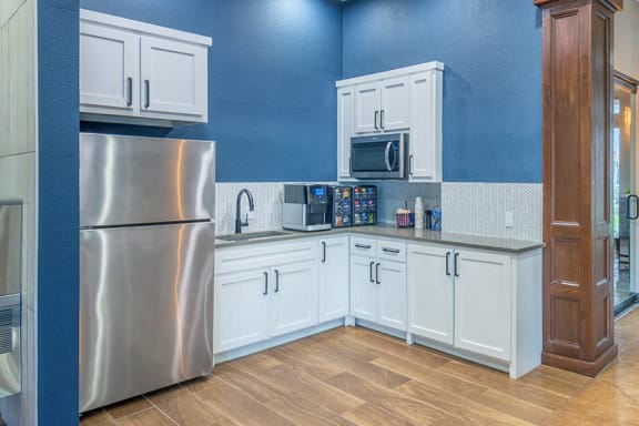 Lodge at Cypresswood Apartments - Gourmet coffee bar