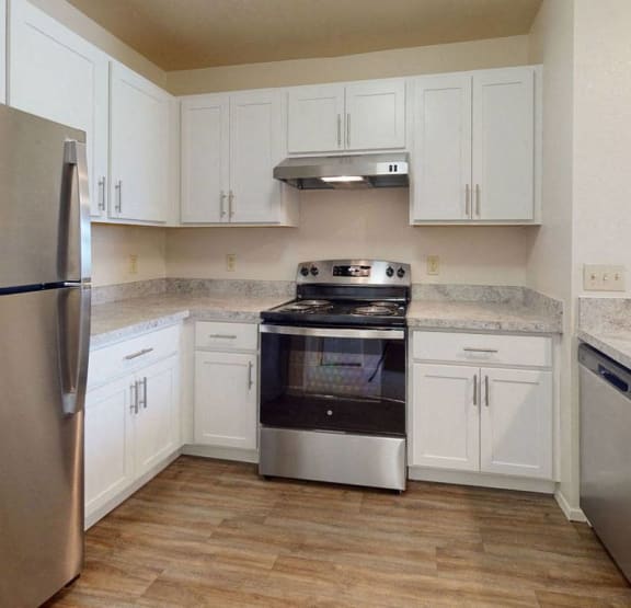 Kitchen at Oak Shores Apartments, Wisconsin, 53154