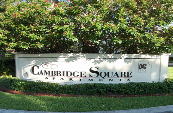Welcome to Cambridge Square Lauderdale Lakes!