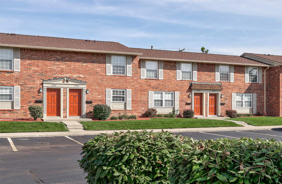 Apartment Building Exterior at Cambridge Square of Fort Wayne