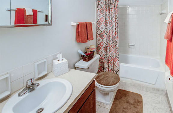 Large, four-piece Bathroom at Carriage House East