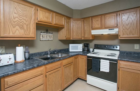 Clubhouse Kitchen at Carriage House Virginia Beach