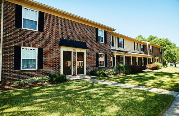 Community Townhome Building at Jamestown Seymour