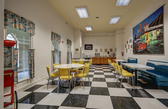 Clubhouse Diner at Lake Oaks Apartments