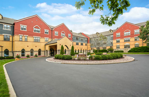 Welcome to Lake Oaks Apartments!