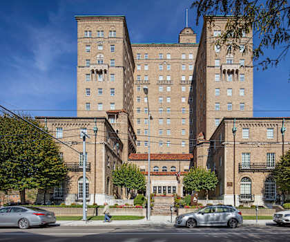 Elegant Exterior View at The Landing Apartments, Ohio, 45402