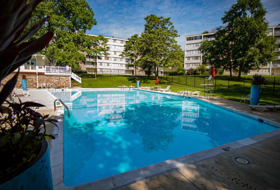 Heritage Park Apartments Pool 5