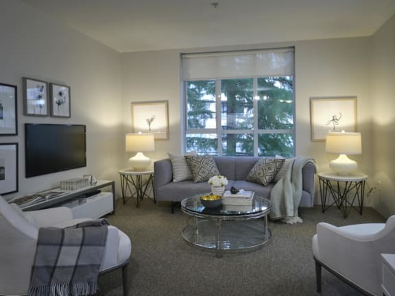 this is a photo of the living room of a 560 square foot, 1 bedroom apartment at