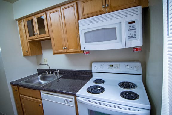 Two Bedroom Townhome TH-2BX Kitchen
