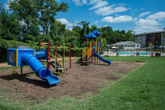 Del Vista Apartments Playground 1