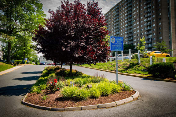 Heritage Park Apartments Entry Landscaping