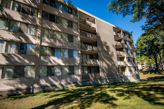Heritage Park Apartments Building 4