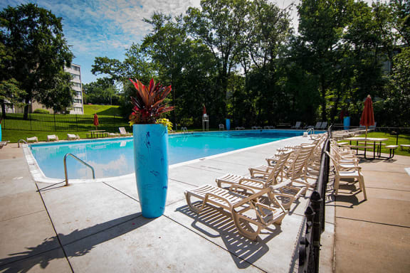 Heritage Park Apartments Pool 1