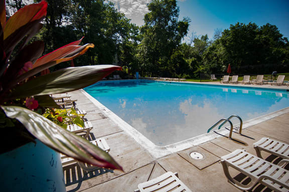 Heritage Park Apartments Pool 4