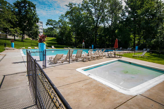 Heritage Park Apartments Pool 10