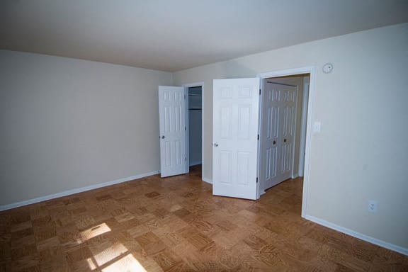 Spring Ridge Apartments Walk-in Closets 2