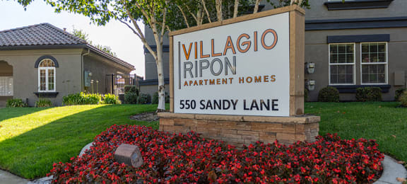 Community Monument SIgn| Villagio Apartments in Ripon, CA 95366