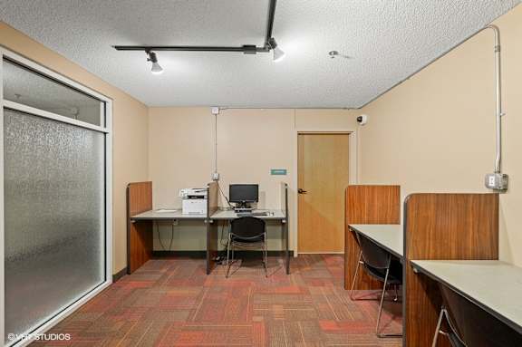 this is a photo of the office space available to rent