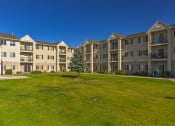 Thumbnail 6 of 29 - Courtyard grass area at VINTAGE AT RICHLAND Apartments, Richland ,Washington, 99352