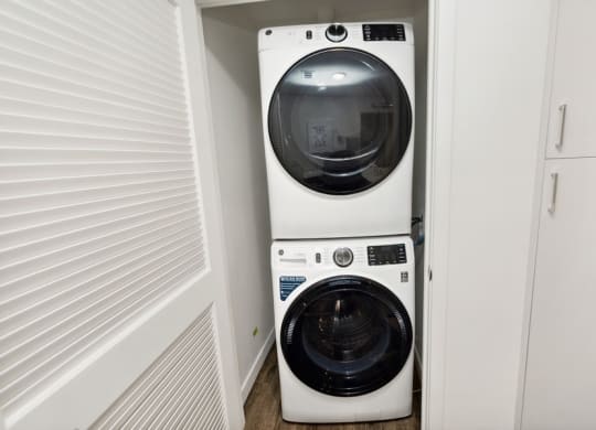 Washer and Dryer at BRIX325