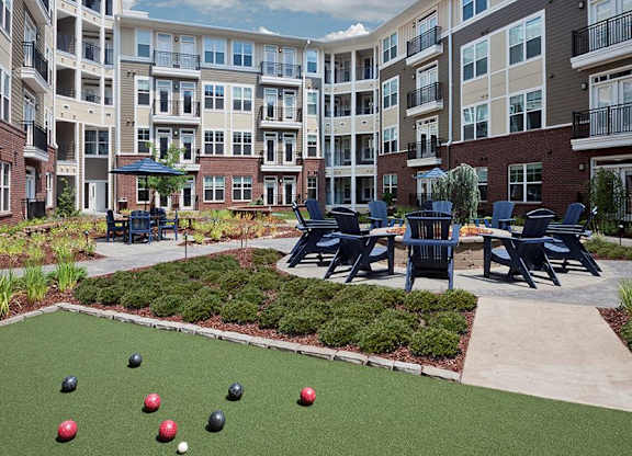 Marshall Park apartments for rent in Central Raleigh near Citrix - Bocce ball lawn