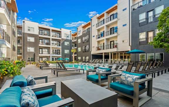 Larq Henderson - Dallas, TX apartments pool