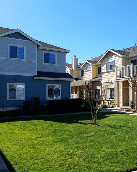 Grass Area at LINCOLN GARDENS APARTMENTS, Napa, CA