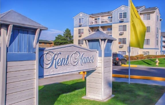 Kent Manor Apartments Exterior Building and Pool Area