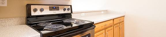 Stove at LINCOLN GARDENS APARTMENTS, Napa California