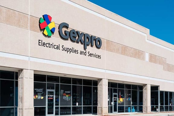 a building with a geyser logo on it