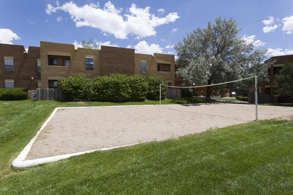 Month to month rentals in Santa Fe with sand volleyball court
