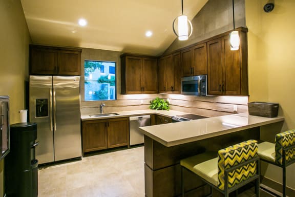 Chandler Apartments Near 101 Loop with Resident Kitchen and Coffee Bar