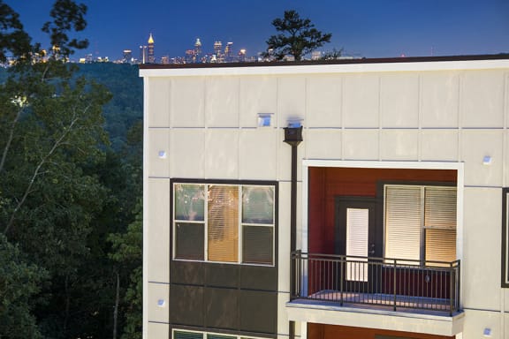 Beautiful Views of Buckhead and Midtown from City View Vinings Apartments in Atlanta