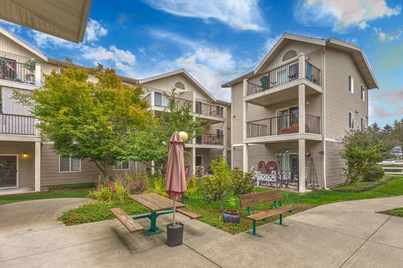 Exterior Building and Courtyard at VINTAGE AT BURIEN, Burien, WA