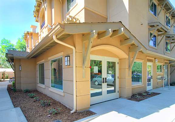 Bidwell Park leasing office