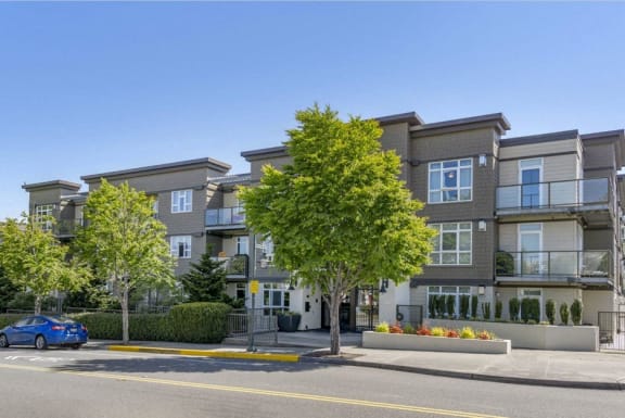 Apartment Building Street View at 128 on State in Kirkland, WA 98033