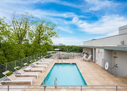 Avana Apartments Rooftop Pool