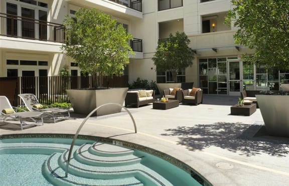 Courtyard spa at mResidences Miracle Mile, Miracle Mile, Los Angeles