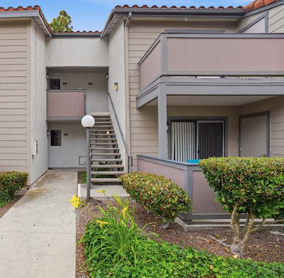 Landscape at Shadowridge Woodbend Apartments in Vista, CA