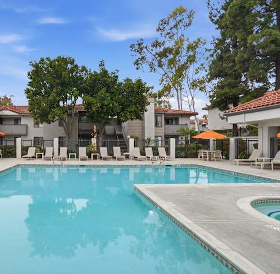Outdoor Fireplace at Shadowridge Woodbend Apartments in Vista, CA