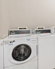 laundry facility in Toledo apartment building
