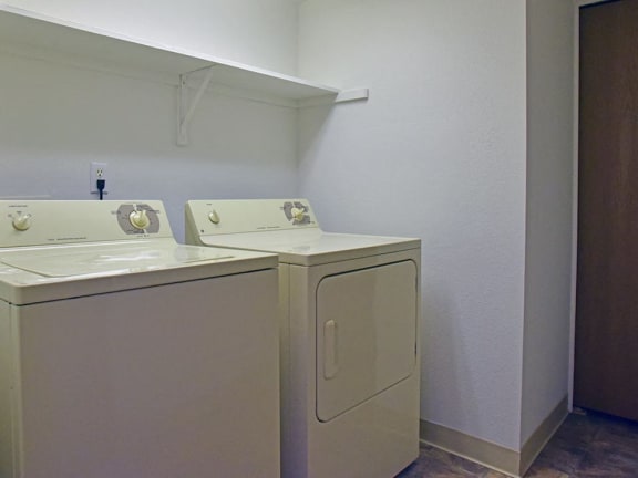 In-Unit Washer and Dryer Set at Thornridge Apartments in Grand Blanc