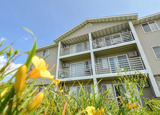 Wyndemere Apartment Homes with Exterior Patios or Balconies