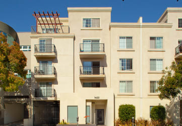 Homepage Slider - hero Santa Monica Affordable Apartments 1423 6th Exterior