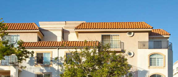 Homepage Slider - hero Santa Monica Affordable Apartments 1422 6th Exterior